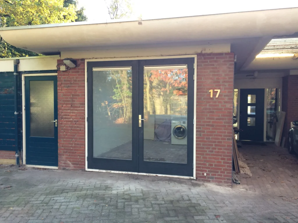 Tuindeuren-openslaand-met-glas